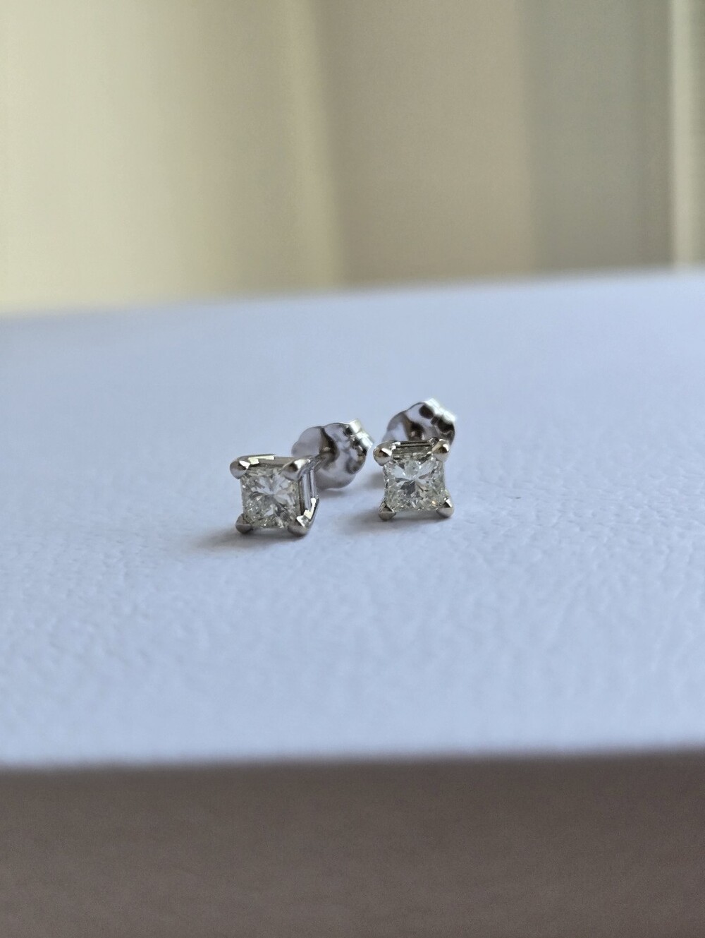 14k White Gold Diamond Earrings